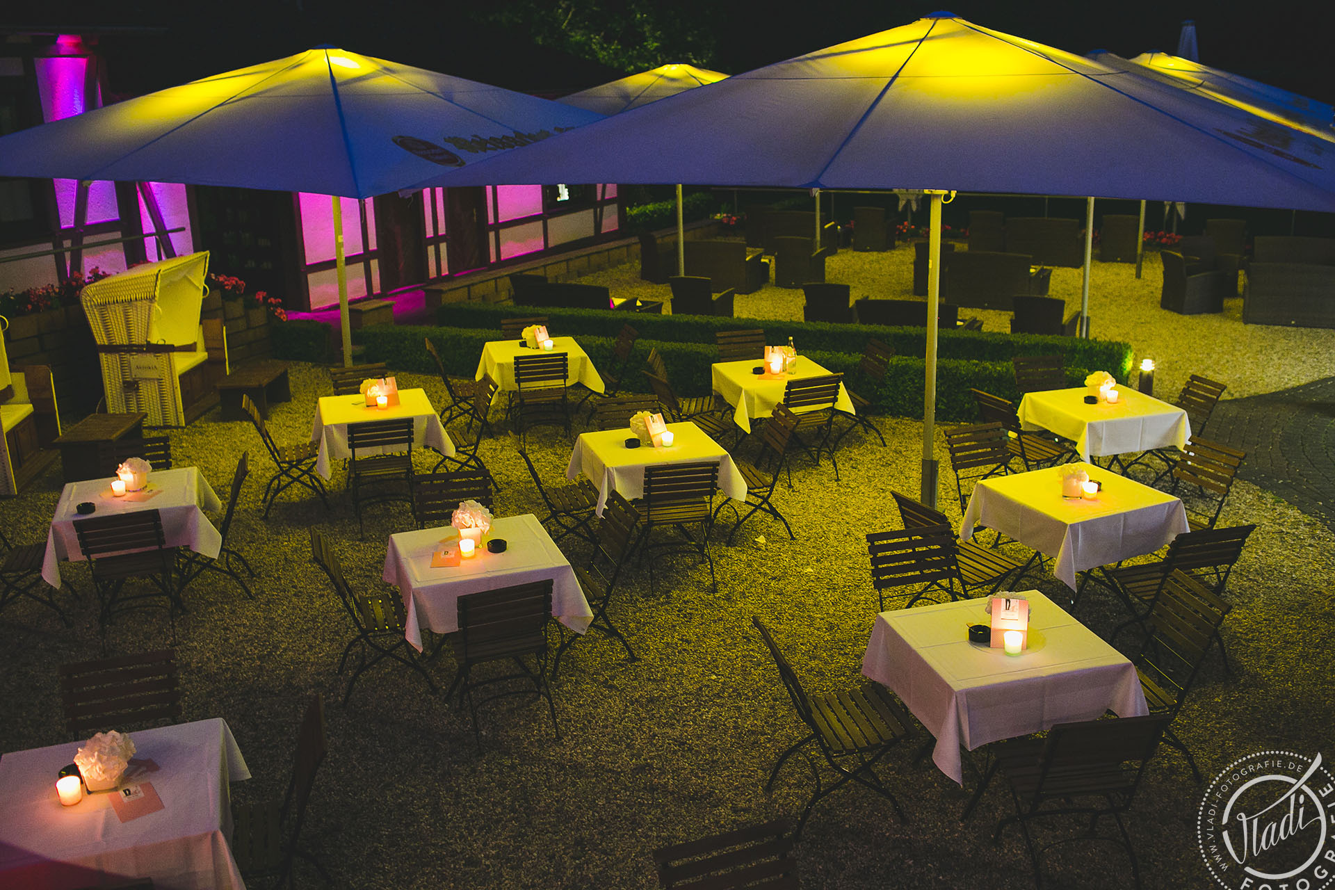Biergarten am Abend