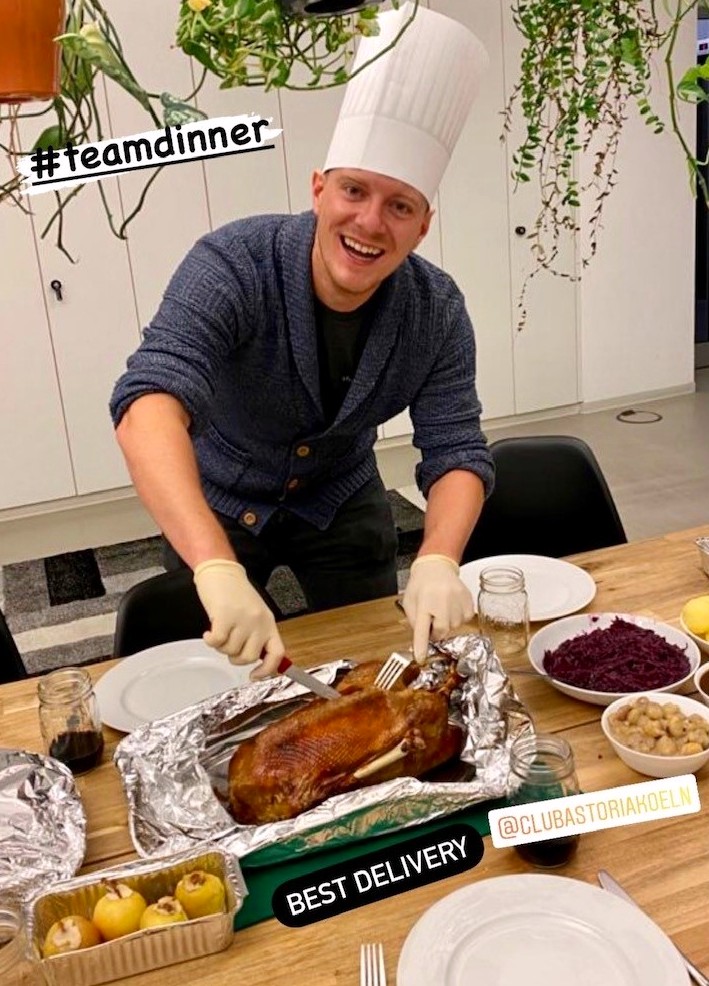 Festliches Gänseessen mit frisch gebratener Gans im Club Astoria am Adenauer Weiher in Köln